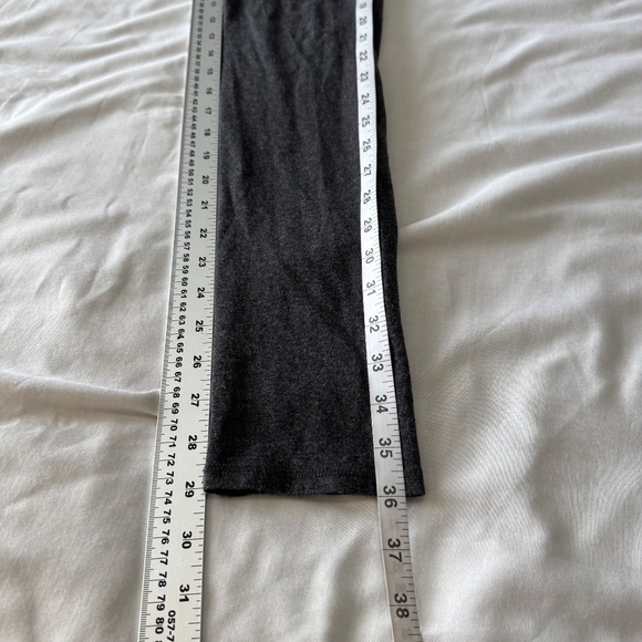 Hue Women's Athletic Pull-On Yoga Legging Activewear Pant Gray Size Small Casual - Picture 8 of 10